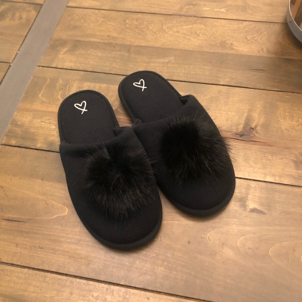 Victoria’s Secret Bedroom Slippers - Picture 1 of 12